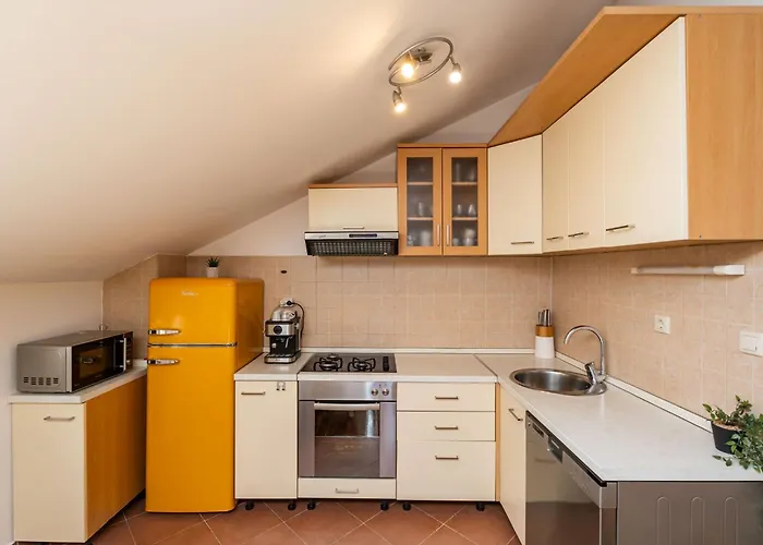 Sunset Horizon Apartment *