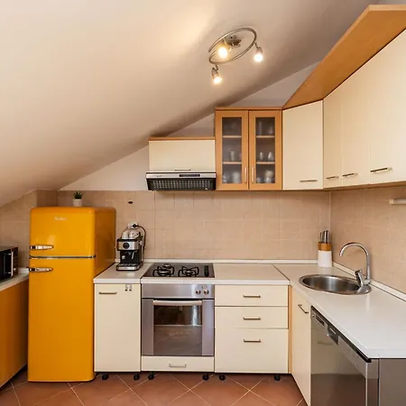 Sunset Horizon Apartment *