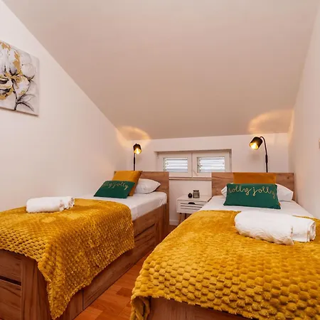 Sunset Horizon Apartment *